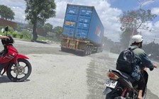 Khổ vì đường bụi bặm