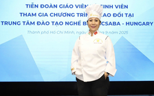 Nữ bếp trưởng U.60 trở lại giảng đường học nghề, nhận cơ hội sang Hungary học tập