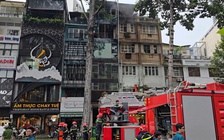 Chập điện gây cháy công ty trên đường Trần Hưng Đạo ở TP.HCM