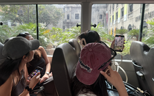 Sau bão, người dân và du khách Philippines đổ xô đi hội chợ cuối tuần