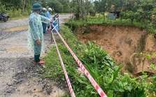 Bão số 10: 'Hố tử thần' sâu 10 m xuất hiện tại xã vùng cao Đà Nẵng