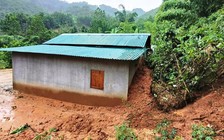 Sạt lở đồi ở vùng cao Đà Nẵng, sơ tán khẩn cấp nhiều hộ dân