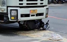 Mẹ chở con gái đến trường nhập học gặp tai nạn khiến cả hai tử vong