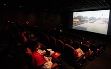 Gần 10.000 người xem diễu binh trong rạp chiếu phim