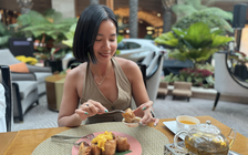 Món bánh chuối chiên, thịt kho tàu trong nhà hàng sang trọng ở Philippines