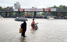 Hà Nội mưa trắng trời do bão số 10, hai trận đấu giải nữ quốc gia buộc phải hoãn