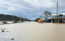 Nước sông Lam dâng cao, quốc lộ 1A ngập sâu