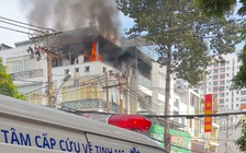 Cháy công ty kiểm nghiệm thực phẩm khiến dân cư nháo nhào