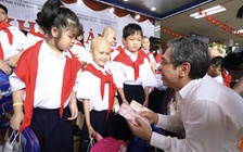 Xúc động lễ khai giảng lớp học đặc biệt của 40 bệnh nhi ung thư