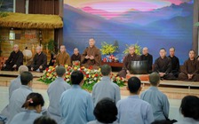 Vu lan 2025: Mạng xã hội có làm chữ hiếu phai nhạt?