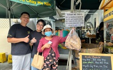 Bánh mì 'treo' nghĩa tình TP.HCM mùa Vu Lan: Câu chuyện chị chủ ăn chay trường
