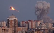 Ukraine tố Nga tấn công lớn chưa từng thấy, đánh trúng tòa nhà chính phủ ở Kyiv