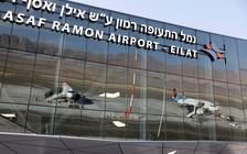 Đang thọc sâu tấn công thành phố Gaza, Israel bất ngờ bị tập kích tại sân bay