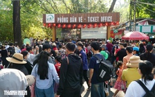 Ngày đầu năm mới 2026: Thảo Cầm Viên, đường sách TP.HCM đông nghẹt người đi chơi