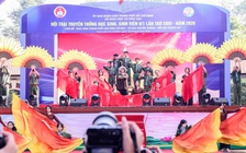 Hàng chục ngàn học sinh mừng Ngày truyền thống học sinh, sinh viên Việt Nam