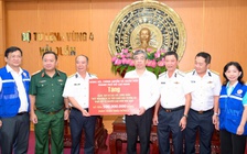 Lãnh đạo TP.HCM tặng quà tết cho quân, dân, các lực lượng ở đặc khu Trường Sa