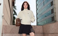 Áo khoác và giày sneaker, bản phối linh hoạt cho nàng hiện đại