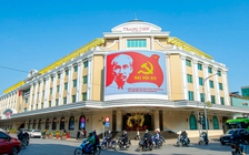 Phố phường Hà Nội rực rỡ cờ hoa chào mừng Đại hội XIV của Đảng