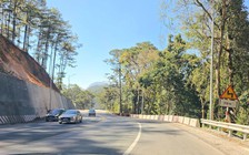 Các phương tiện được lưu thông qua đèo Prenn để vào Đà Lạt