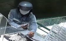 TP.HCM: Vừa ra tù, 'nữ quái' tiếp tục trộm vàng tại chợ An Đông