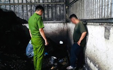 Nước thải đen ngòm, ô nhiễm lén lút xả thẳng ra sông Vàm Cỏ Tây