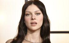 Con dâu nhà Beckham đóng phim ngập cảnh 18+