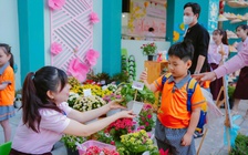 TP.HCM rực rỡ sắc hoa đón tết ở những trường học hàng ngàn mét vuông