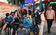 Ngày cuối kỳ nghỉ Tết Dương lịch, vì sao nhiều người mới bắt đầu về miền Tây?