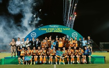 Khán giả hào hứng, phấn khích với giải bóng đá tứ hùng Care For Việt Nam 2026