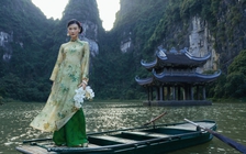 'Nàng thơ’ áo dài đẹp tựa tranh thủy mặc giữa lòng di sản thế giới