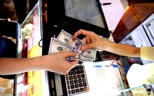 Siết mua, bán ngoại tệ trái phép