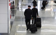 Tiết lộ lương 'khủng' của phi công Mỹ gây choáng