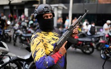 Súng lại nổ gần dinh tổng thống Venezuela