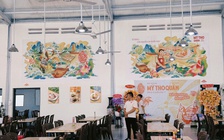 Có gì ở quán hủ tiếu 'bự' như trạm dừng chân tại miền Tây?