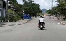 Không đội mũ bảo hiểm, lạng lách, 2 người bị phạt 27 triệu đồng