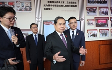 Chủ tịch Quốc hội thăm mô hình lập pháp ở Bắc Kinh