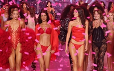 Hé lộ mức thù lao của các 'thiên thần' tại Victoria's Secret Fashion Show