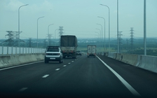 Lần đầu chạy cao tốc Bến Lức - Long Thành, tài xế cần lưu ý gì?