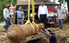 Cận cảnh khai quật khẩu súng thần công mới phát hiện tại thành Điện Hải