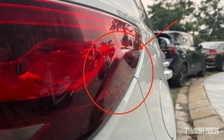 Những đường vây nổi trên đèn hậu ô tô để trang trí hay có tác dụng gì?