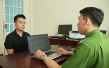 Công an TP.HCM bắt 'nóng' kẻ dùng dao cướp tiệm vàng