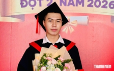 Hành trình đặc biệt của thủ khoa CĐ: Nghỉ học sau lớp 9, từ chối học ĐH