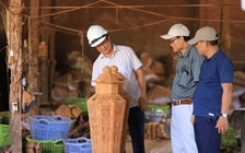 Vỏ quế Trà Bồng làm nên đôi lục bình 'khổng lồ'