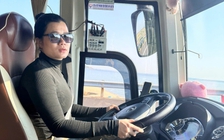 Nữ tài xế Kim Chi 15 năm lái xe khách: 'Trông tôi già hơn tuổi phải không?'