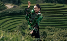 Bà Bích của 'Hương vị tình thân' trẻ trung hơn nhờ thời trang
