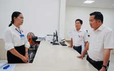 Ông Đinh Văn Nơi kiểm tra việc xử lý hồ sơ đất đai ở Phú Quốc