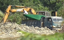 Ngang nhiên khai thác đất sét trái phép ở Lâm Đồng