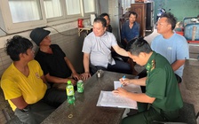 TP.HCM: Cứu 9 ngư dân trôi trên biển do tàu cá bị chìm