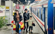 Về quê ăn tết sau 13 năm, khách xao lòng trên chuyến tàu Công đoàn 2026