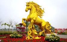 Linh vật ngựa gây sốt ở thành phố Cảng